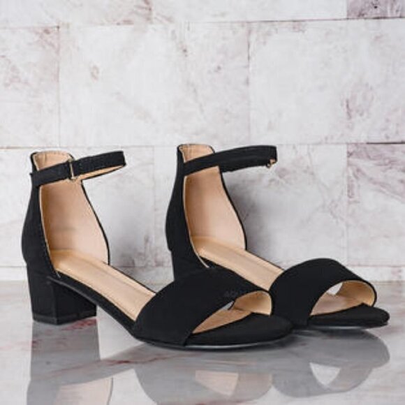 Soda Black Block Heel Ankle Strap Sandals 8 - Picture 1 of 7